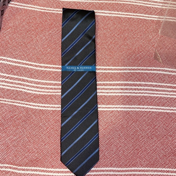 NWT Haines & Bonner of London Tie‎ - Picture 1 of 9